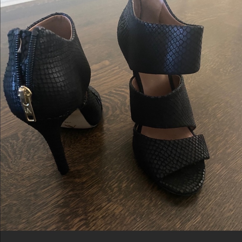 Size 7.5.